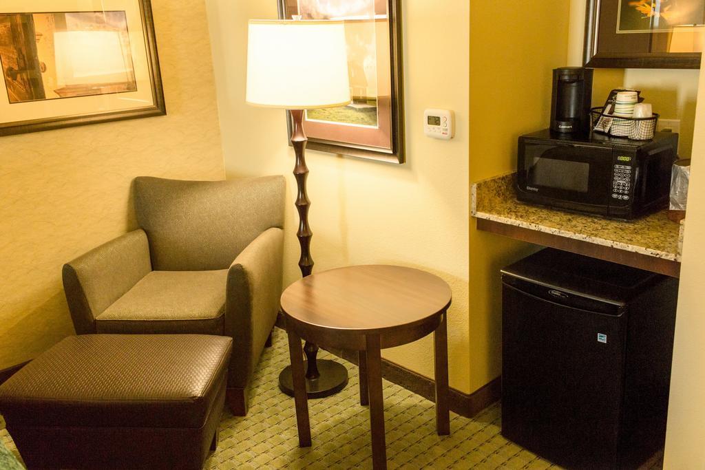 Little Missouri Inn & Suites New Town エクステリア 写真