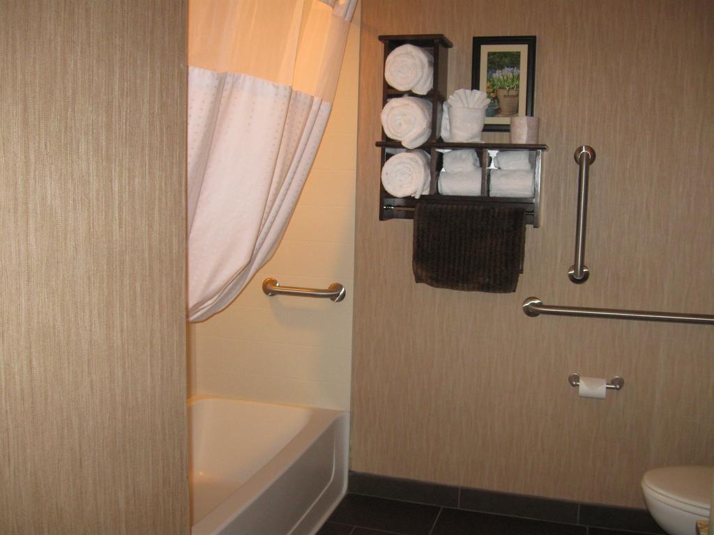 Little Missouri Inn & Suites New Town 部屋 写真