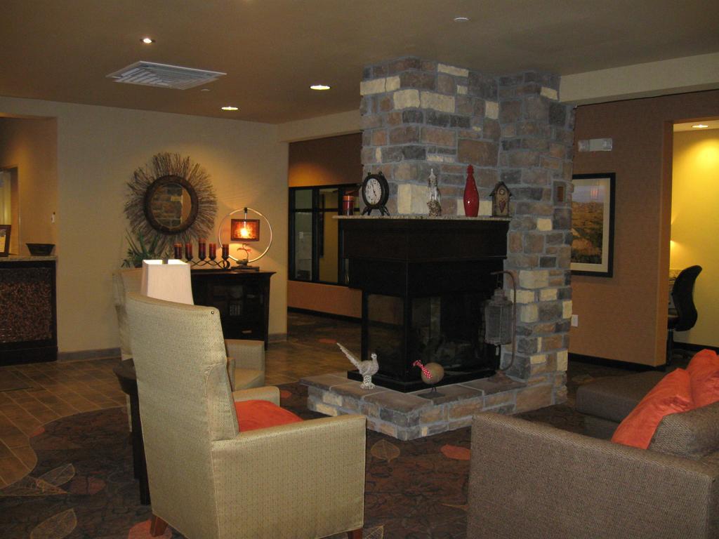 Little Missouri Inn & Suites New Town エクステリア 写真