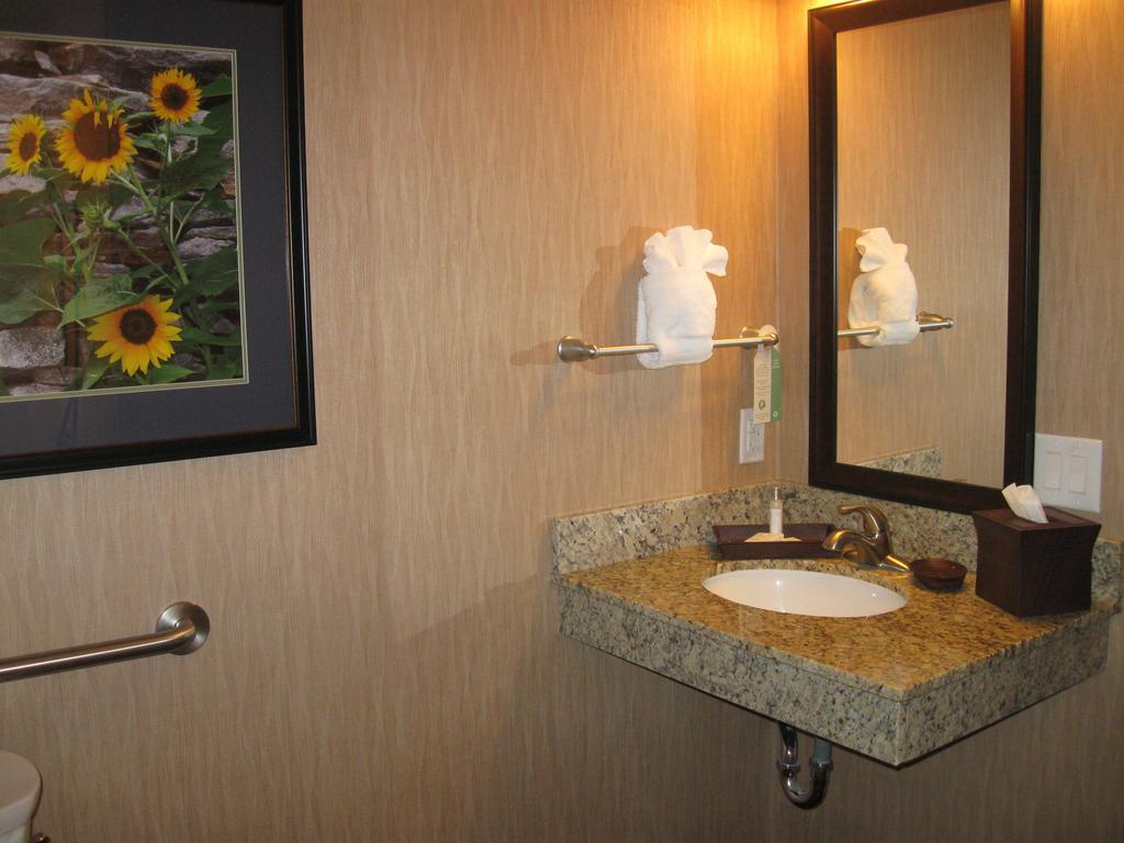 Little Missouri Inn & Suites New Town エクステリア 写真