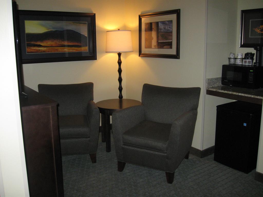 Little Missouri Inn & Suites New Town エクステリア 写真