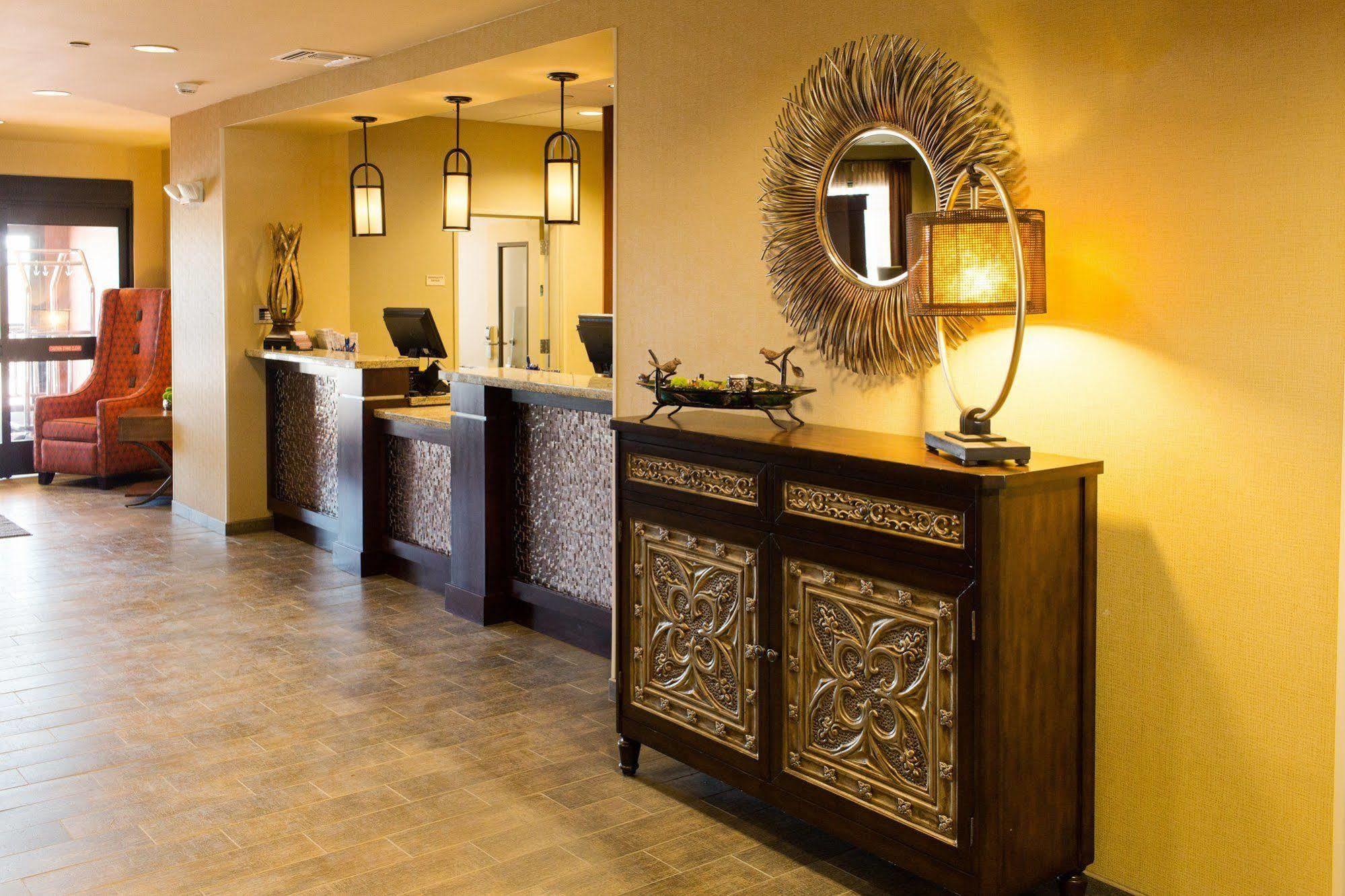 Little Missouri Inn & Suites New Town エクステリア 写真
