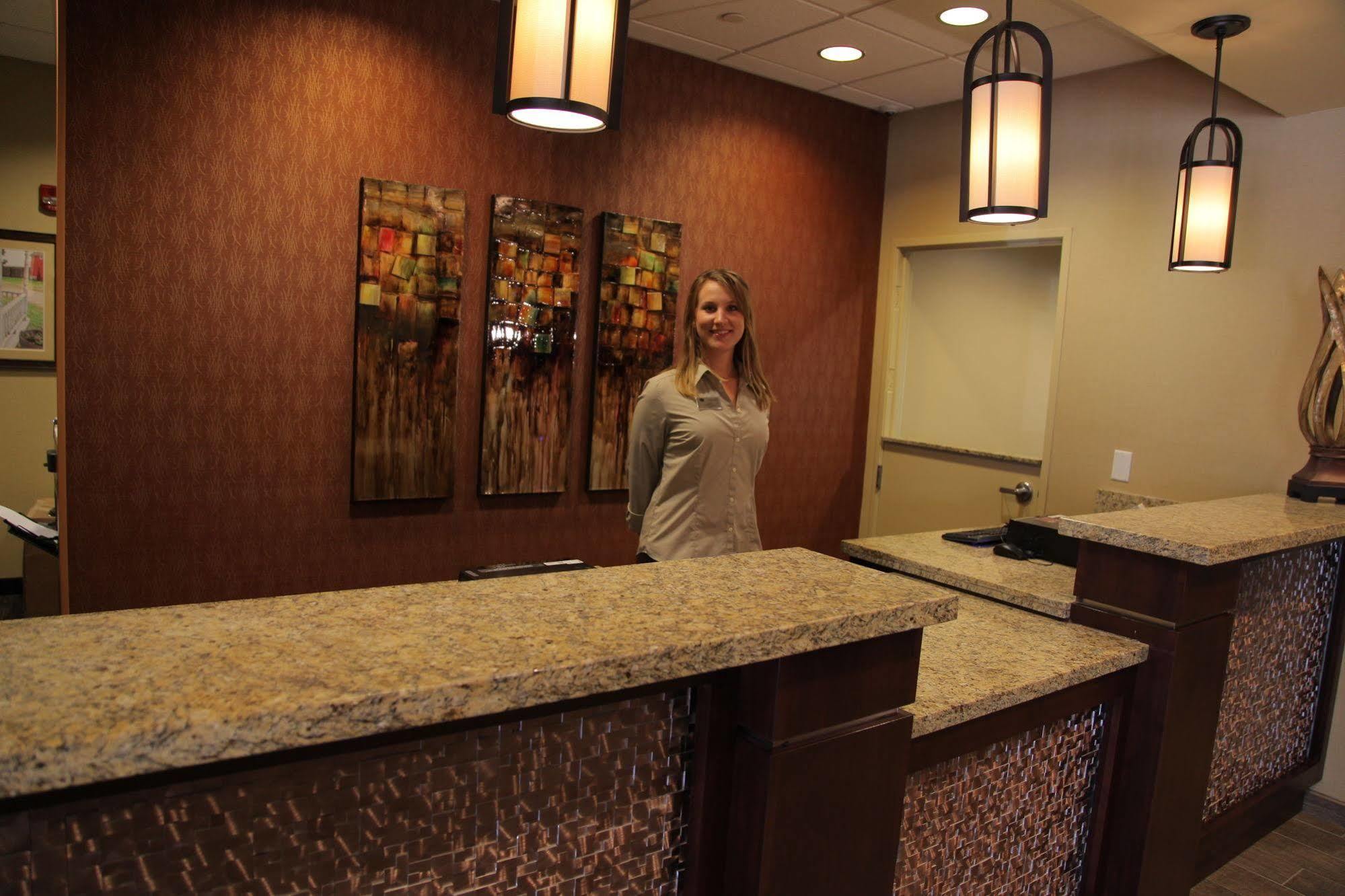 Little Missouri Inn & Suites New Town エクステリア 写真