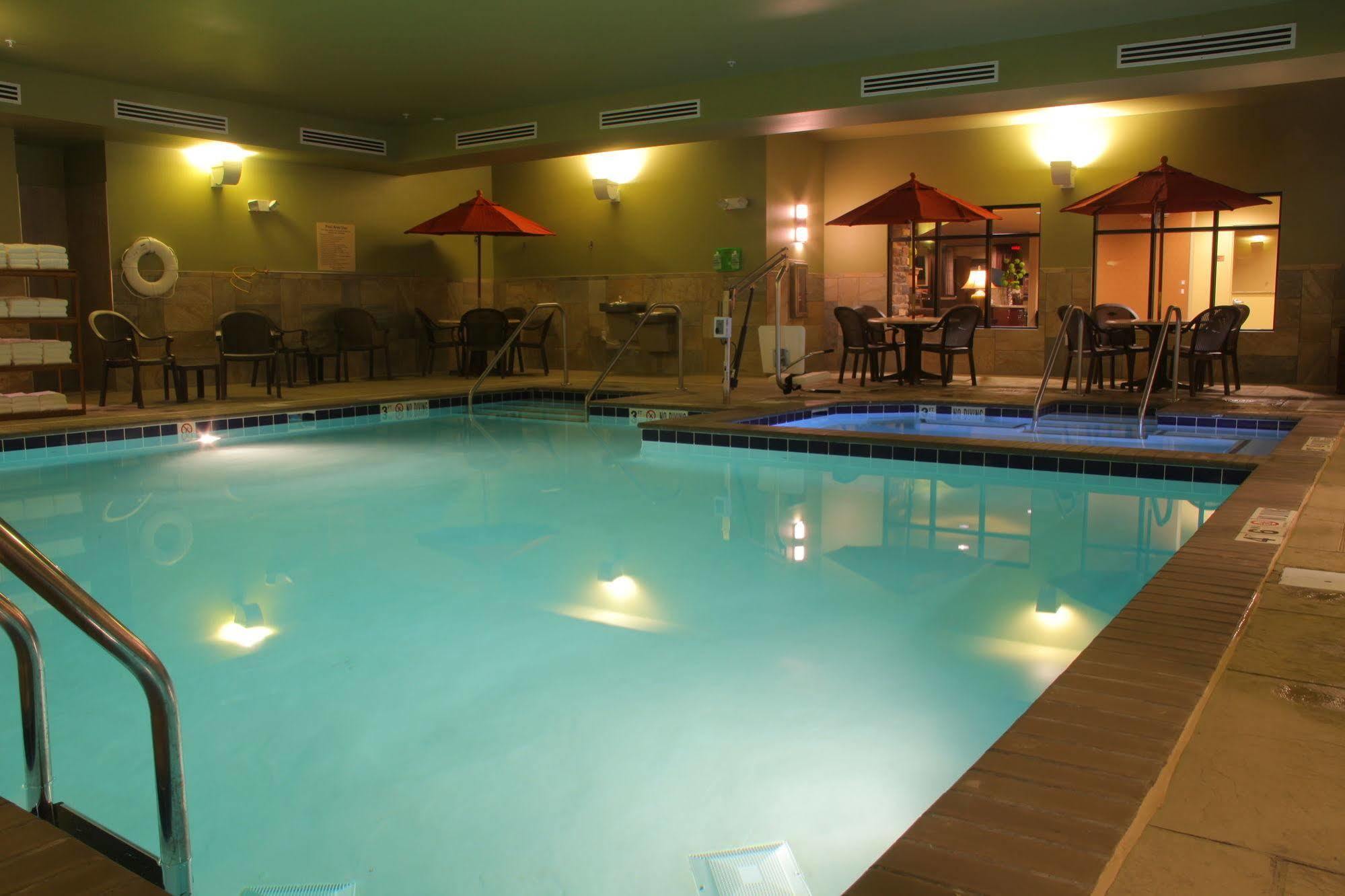 Little Missouri Inn & Suites New Town エクステリア 写真