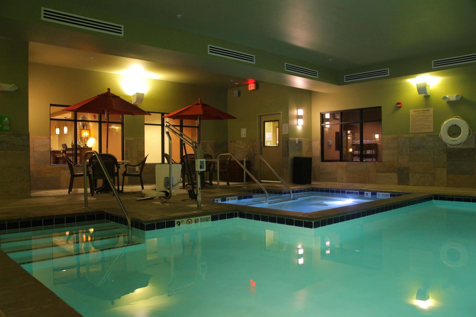 Little Missouri Inn & Suites New Town エクステリア 写真