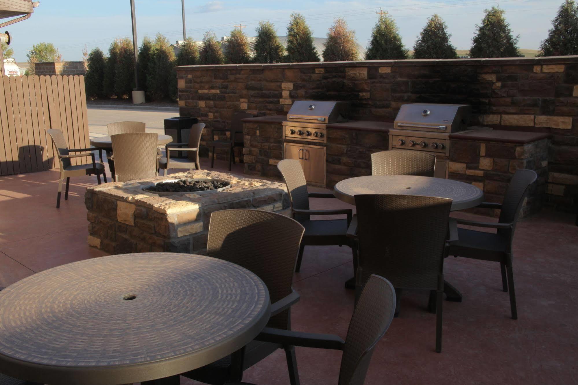 Little Missouri Inn & Suites New Town エクステリア 写真