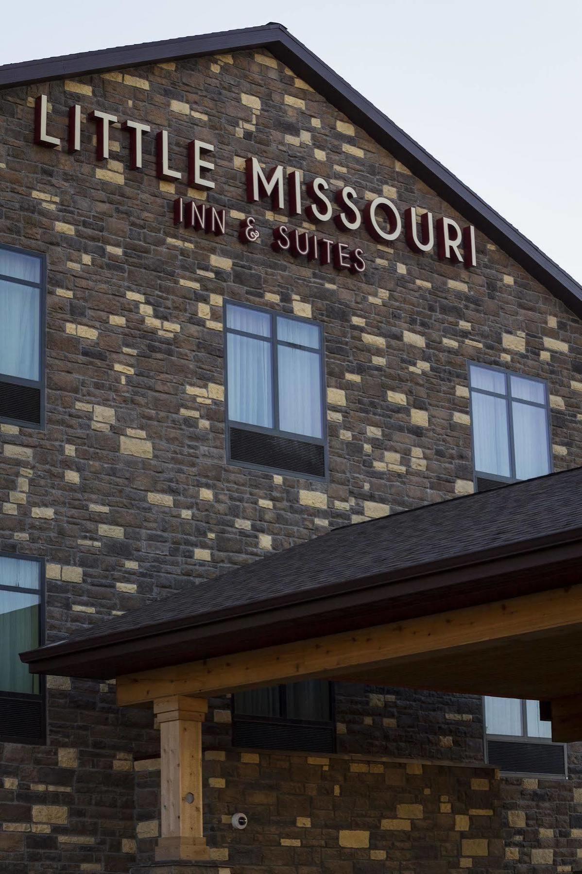 Little Missouri Inn & Suites New Town エクステリア 写真
